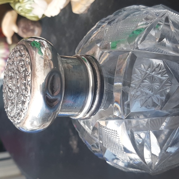 Antique Spanish sterling cut crystal perfume bottle - Picture 2 of 6